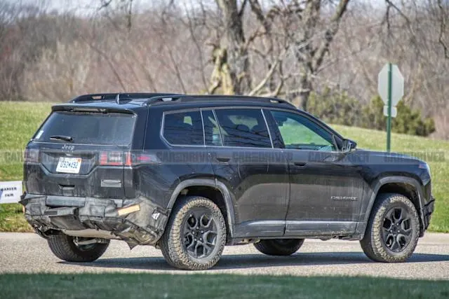 2027 Jeep Grand Cherokee Trailhawk