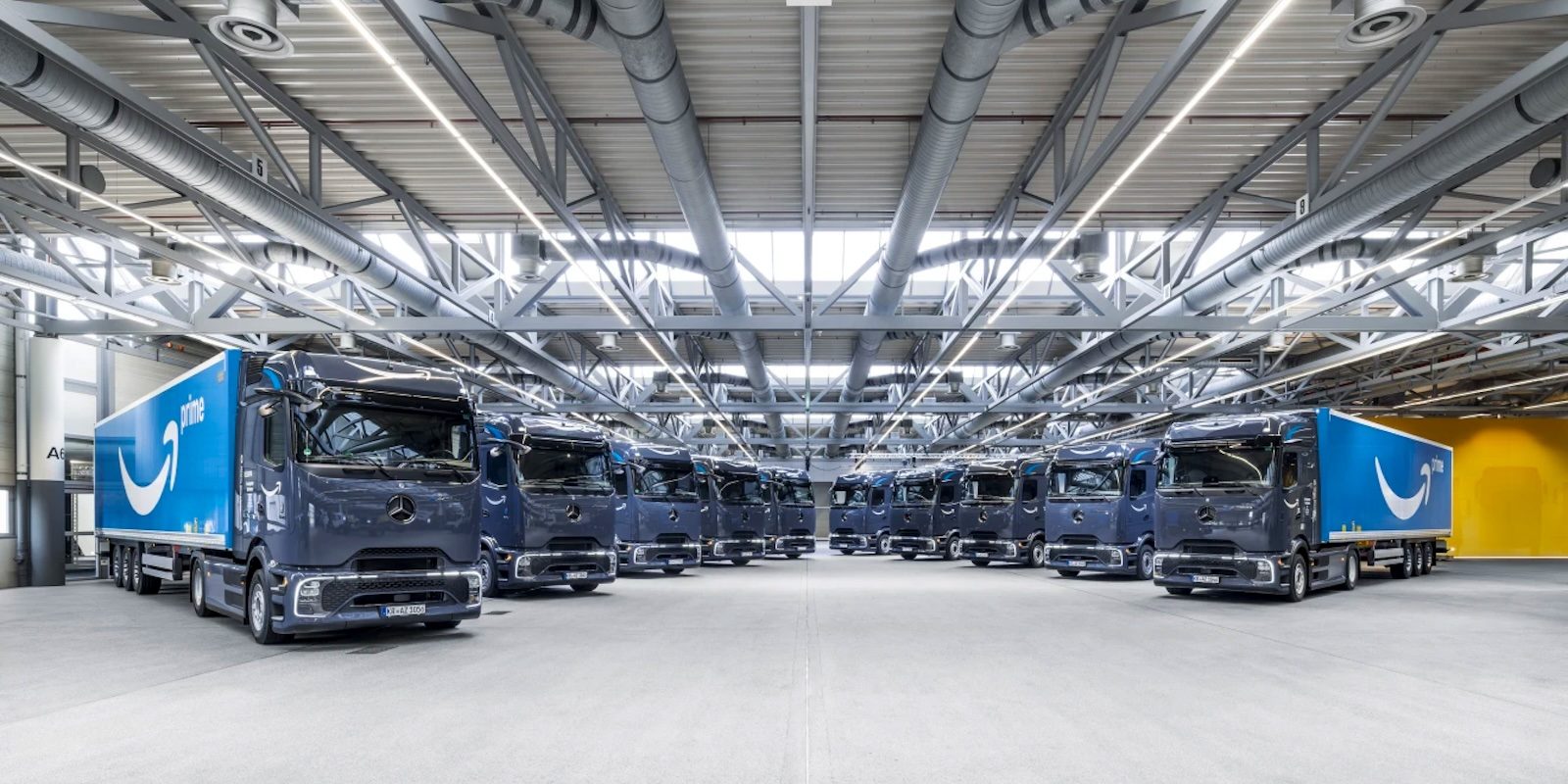 Mercedes Benz eActros exterior